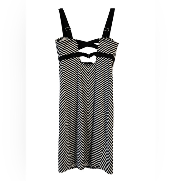 Athleta Black & White Stripe Pura Swim UPF 50+ Dress 36 B/C Built in bra. Beach - Picture 11 of 16